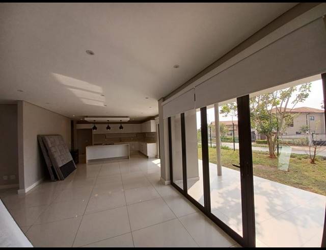 4 BEDROOM TOWNHOUSE FOR SALE IN IZINGA